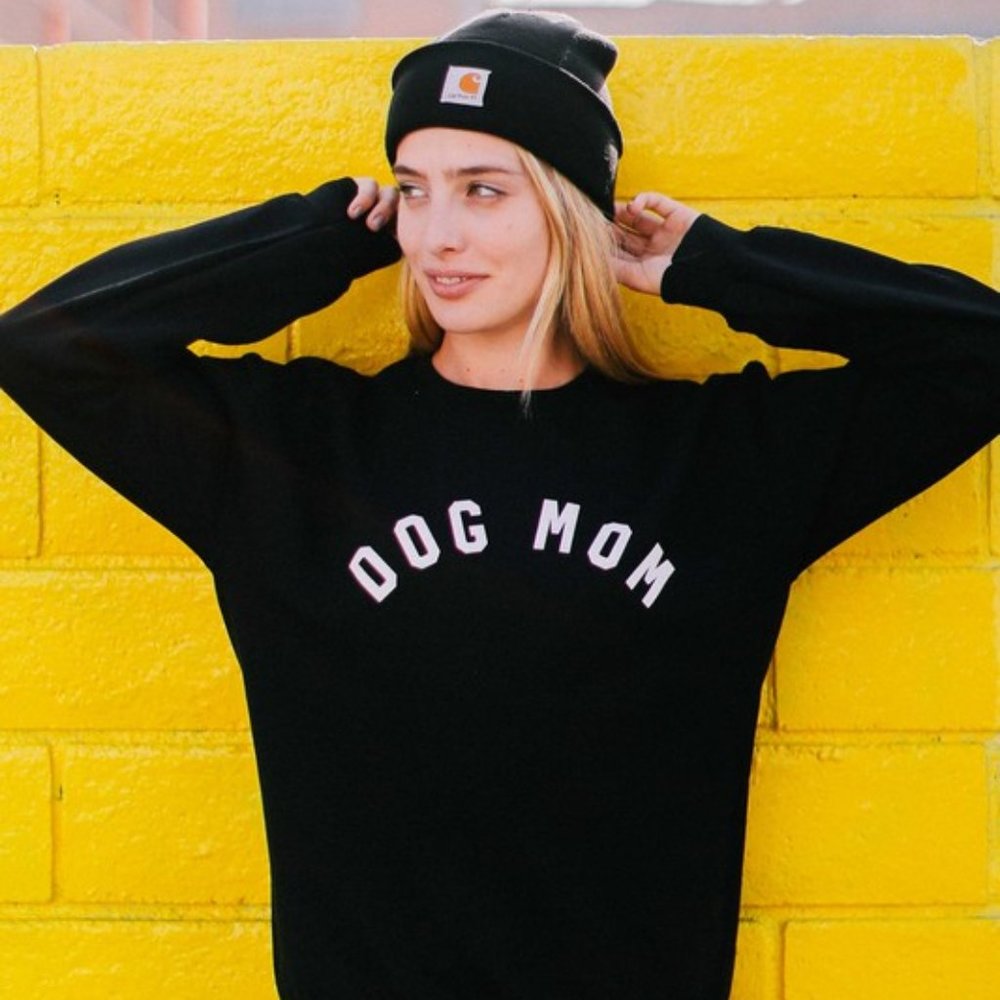 Dog Mom Black Long Sleeves Sweatshirt
